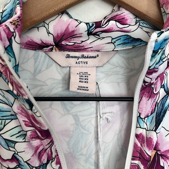 Tommy Bahama Hibiscus Tropical Floral Active Zip Up Jacket XS NWT UPF 50 - Picture 2 of 6